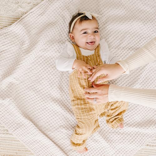 Konssy Waffle Baby Blanket - Soft & Cozy Nursery Swaddle Blanket, Lightweight Toddler Throw for Boys & Girls, Ideal for Wrapping (Oat)