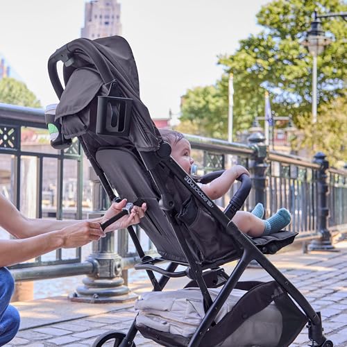 Ingenuity 3Dquickclose CS+ Compact Fold Stroller – Lightweight Stroller with Oversized Canopy, Extra-Large Storage and Compact Fold, Black